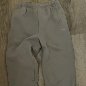 Aritzia Sweatpants